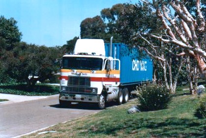 LKW mit Container in Los Angeles